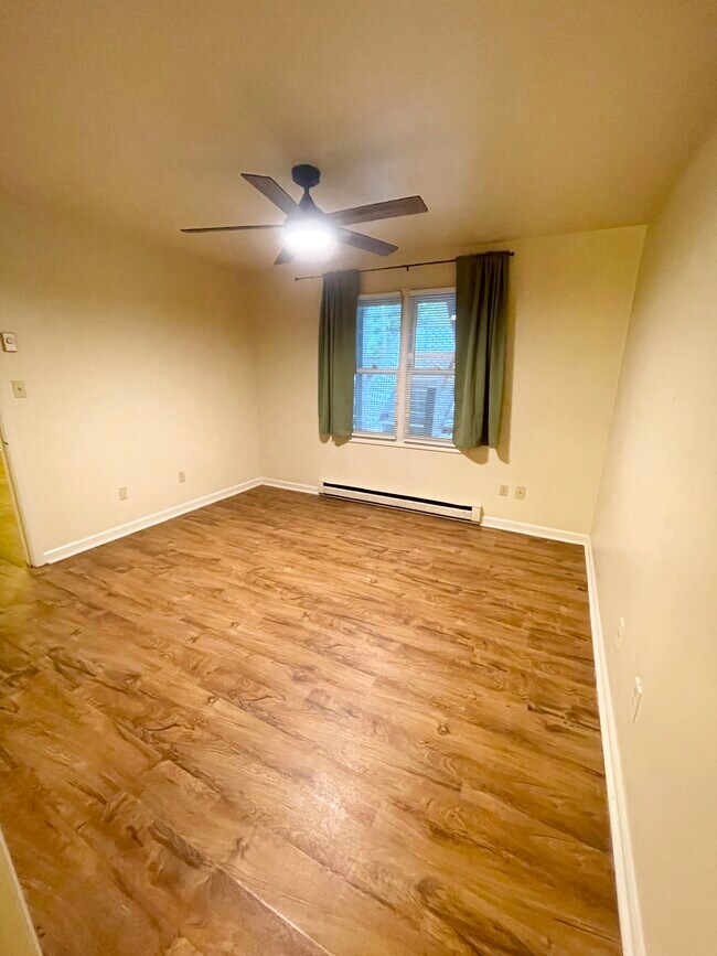 Bedroom - 200 Pilgrims Way