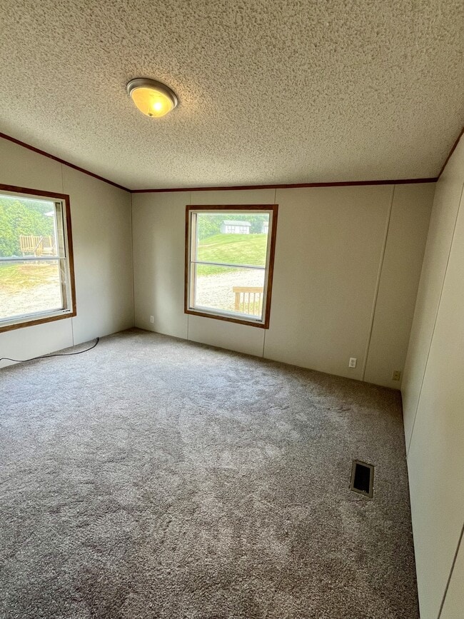 Building Photo - 3414 OH-83
