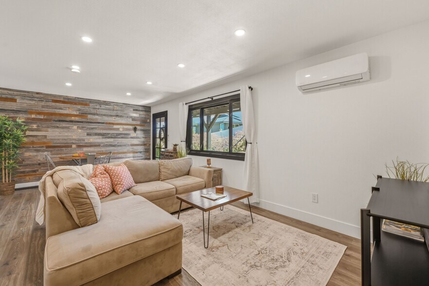 Building Photo - 234 Spanish Spur