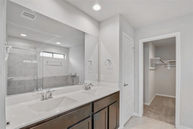 Building Photo - 5611 Cedar Cres Ct