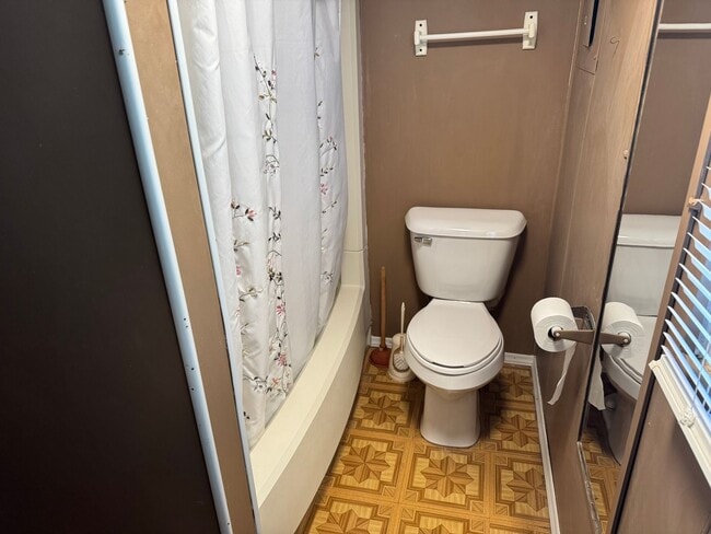 Building Photo - 3 Bedroom 1 Bath Home located in Greeneville, TN