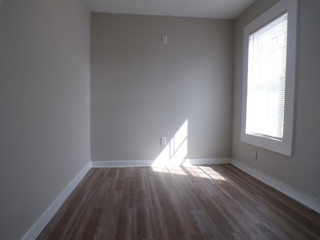 Building Photo - 2520 Ave U