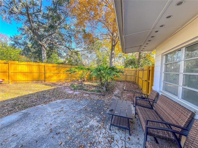 Building Photo - 4018 NW 10th Ave