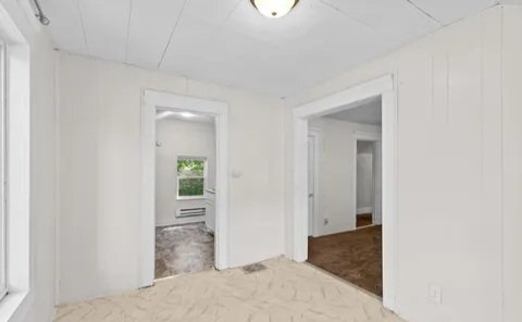 Building Photo - 607 Shepard St