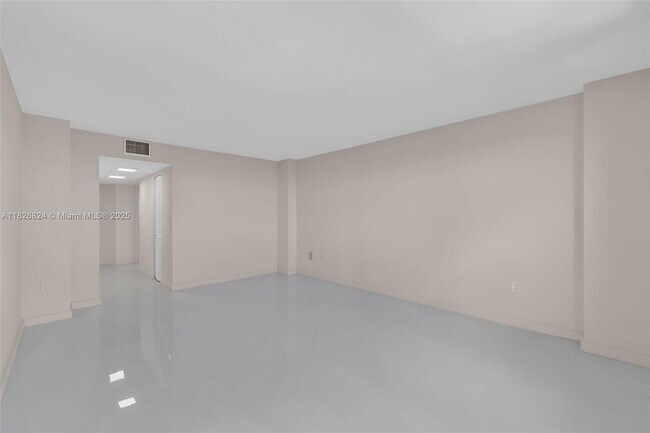 Building Photo - 2333 Brickell Ave