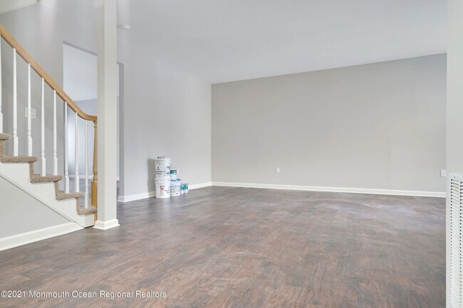 Building Photo - 44 Smock Ct