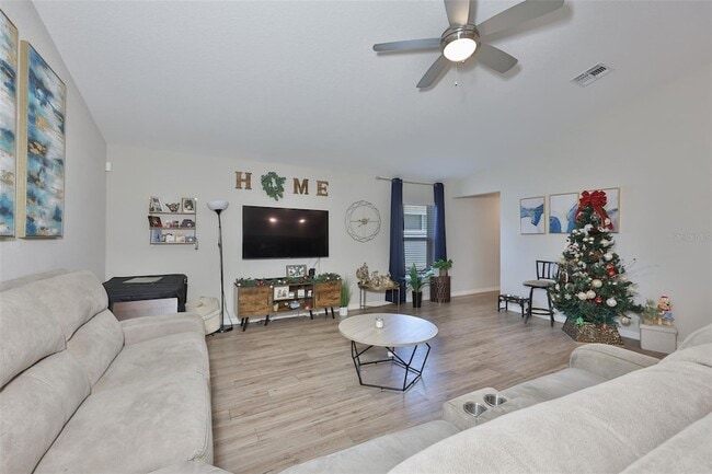 Building Photo - 252 Cascara Ln