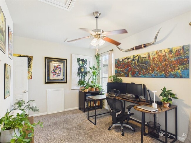 Building Photo - 9310 Tanager Way