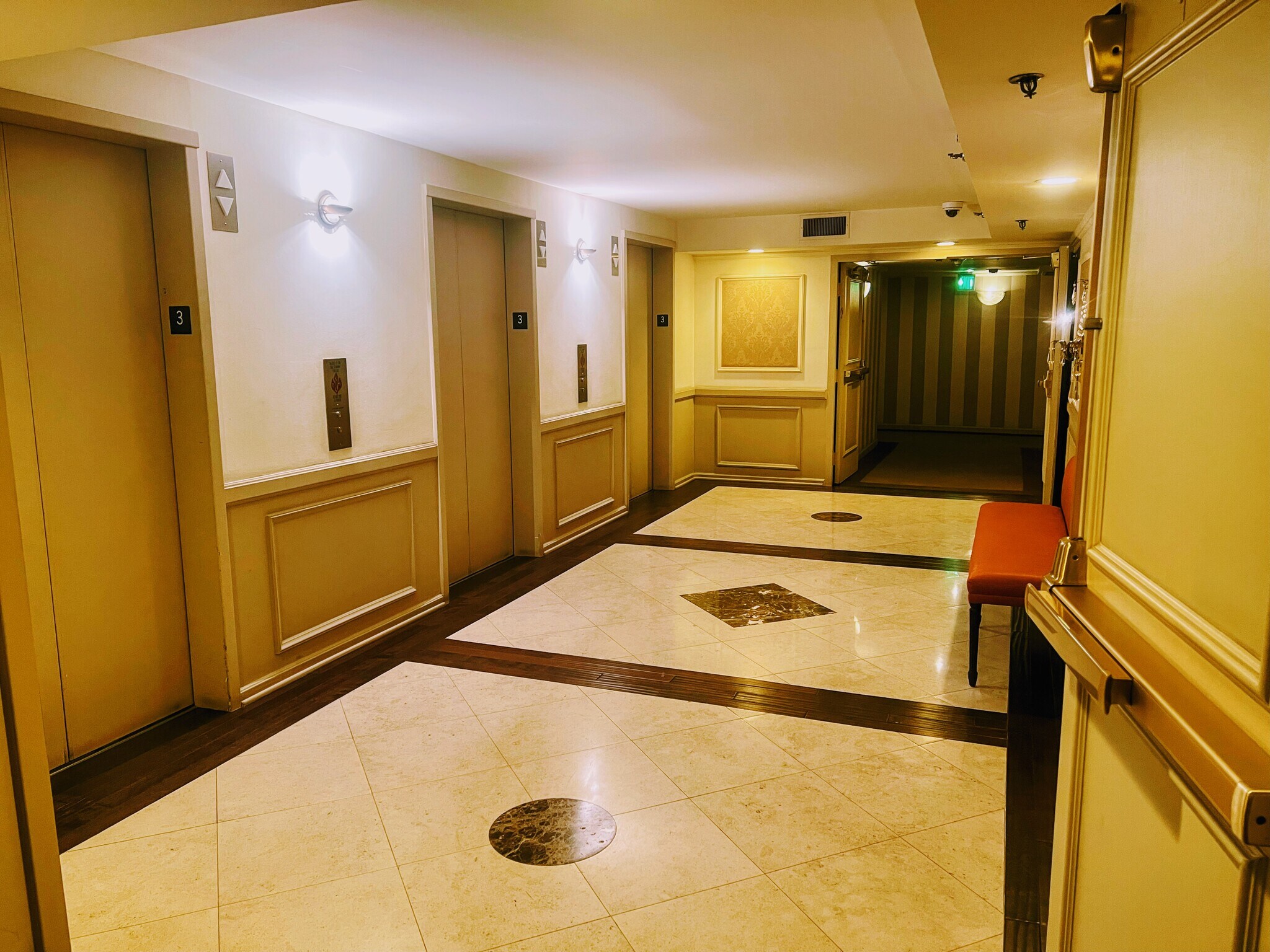 Elevators - 10660 Wilshire Blvd