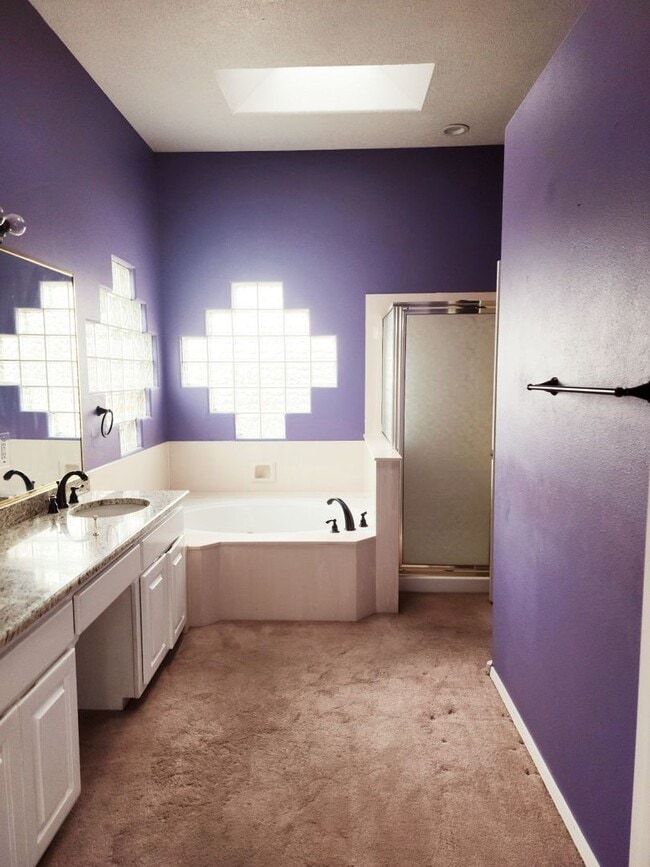 Building Photo - academy west 3 bedooms 2,5 baths