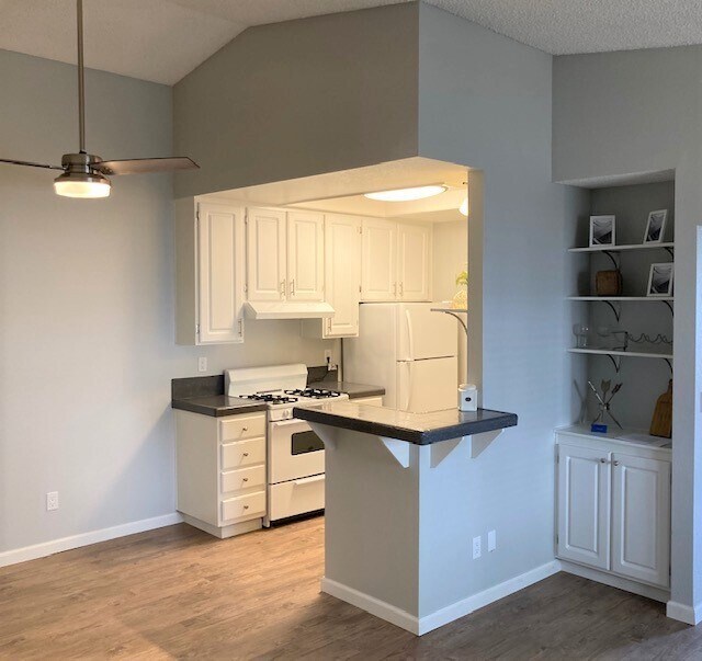Counter Bar - Bancroft Apartment Homes
