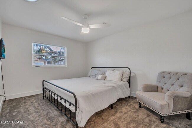 Building Photo - 450 Lambert Ave