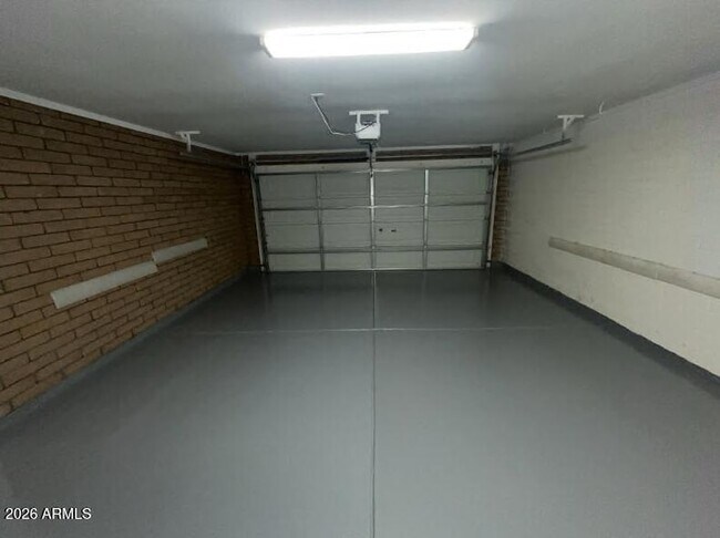 Building Photo - 6110 E Blanche Dr