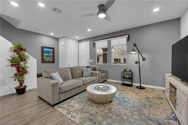 Building Photo - 160 Lomita Heights Dr