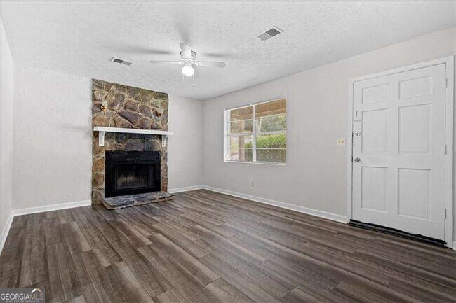 Building Photo - 3065 Tara Woods Dr