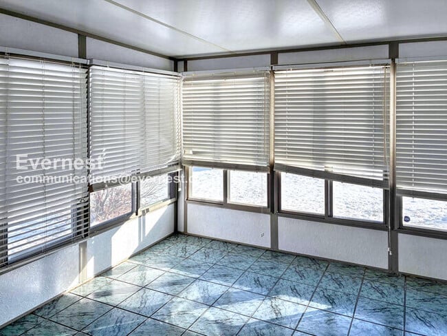 Building Photo - 4713 9th St Rd