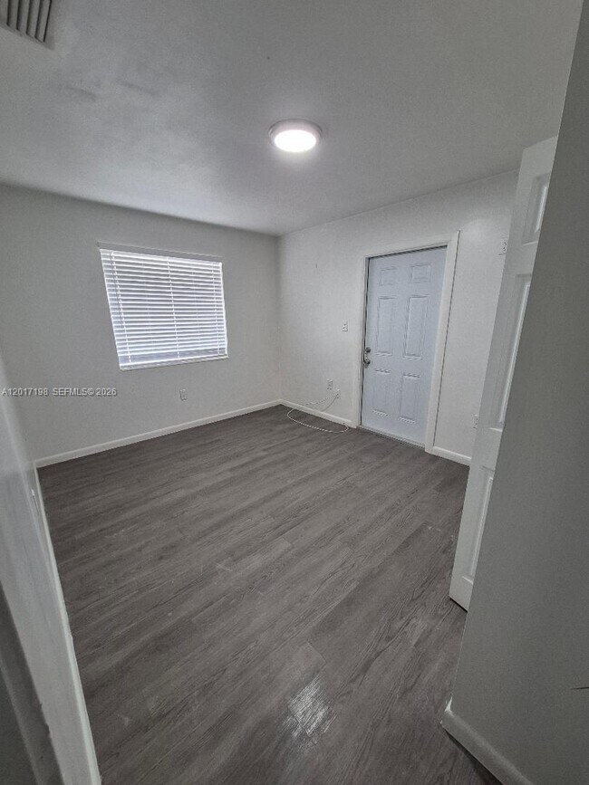 Building Photo - 10030 SW 164th Terrace