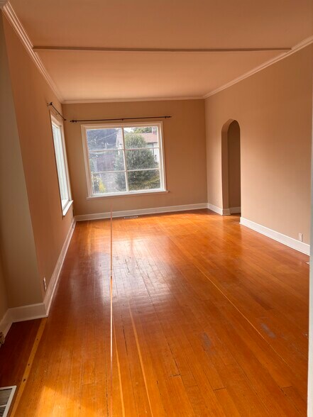 Building Photo - 6534 22nd Ave NW