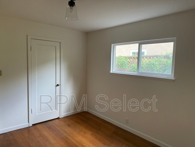Building Photo - 1137 Janey Way