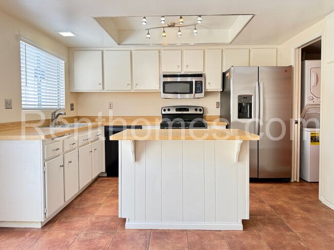 Building Photo - 7679 Stalmer St