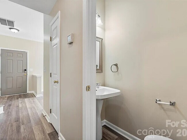 Building Photo - Earn Wealth While Leasing – Like a Homeowner – Lease to Own