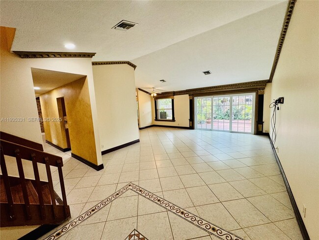 Building Photo - 931 SW 150th Ave