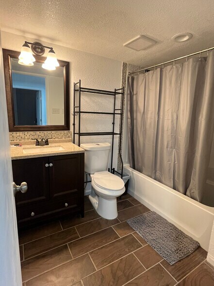 Building Photo - 355 Gray St