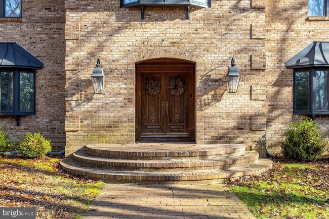 Building Photo - 1322 Commissioners Rd