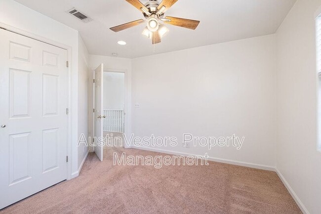 Building Photo - 1003 Canyon Edge Dr