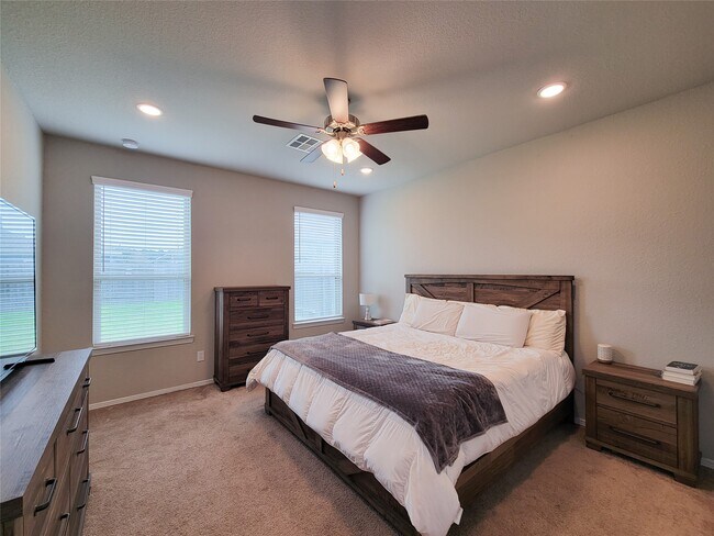 Building Photo - 24811 Crimson Pine Dr