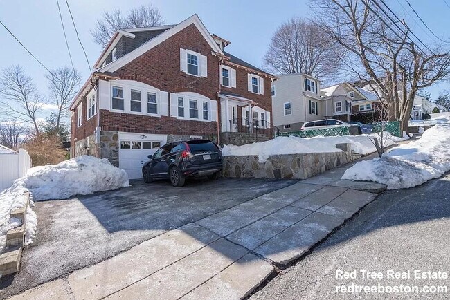 Primary Photo - 46 Cerdan Ave