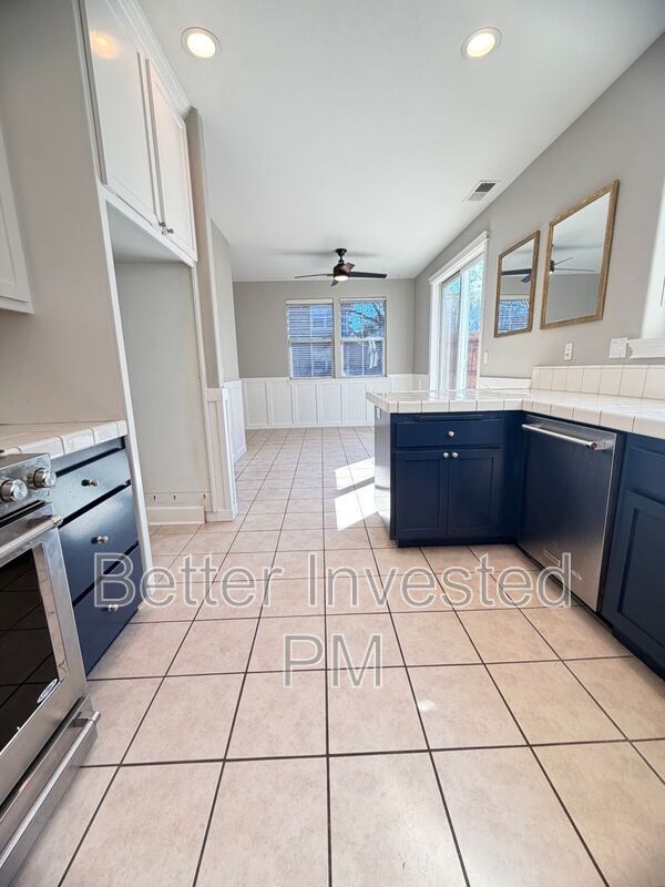 Building Photo - 2455 Prairie Ln