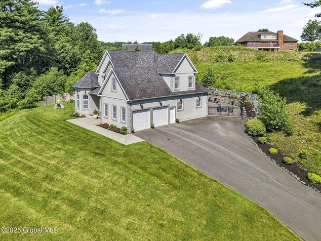 Building Photo - 20 Heather Ridge Rd