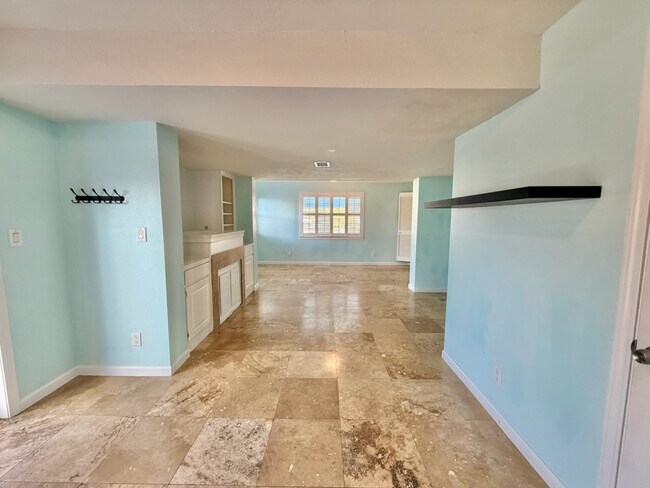 Building Photo - 723 Sailfish Dr