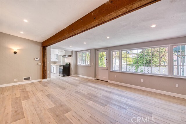 Building Photo - 1096 Armada Dr