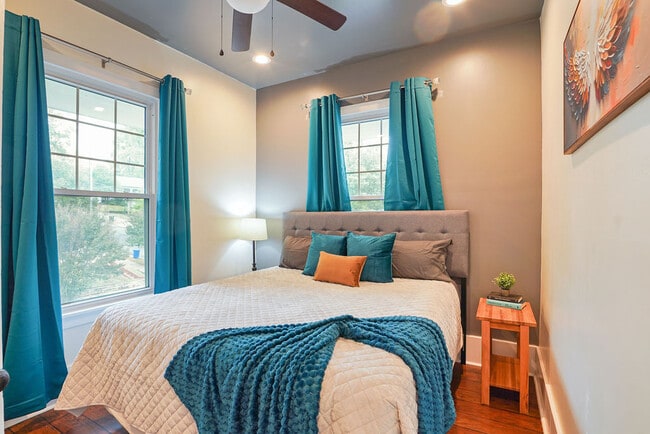 Building Photo - 1402 17th St S