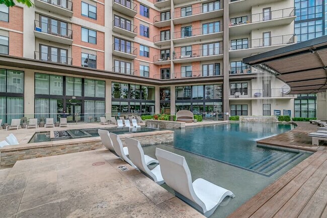 Building Photo - 101 Bowen St