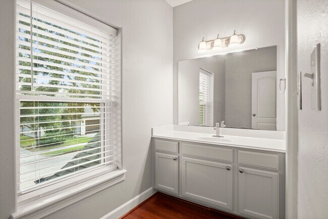 Building Photo - 107 Island Blvd