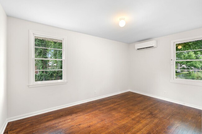 Building Photo - 1036 Seymour Ave