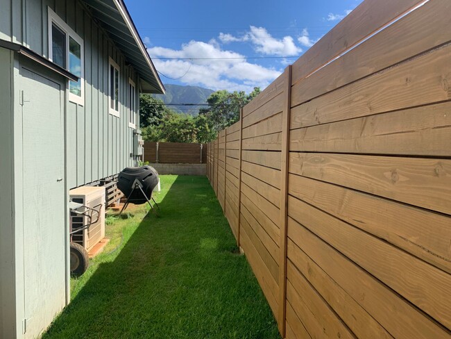 Building Photo - Renovated 3 bed, 2 bath Duplex Home in Waialua