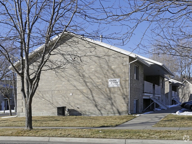 Building Photo - Gray Cliff Apartments