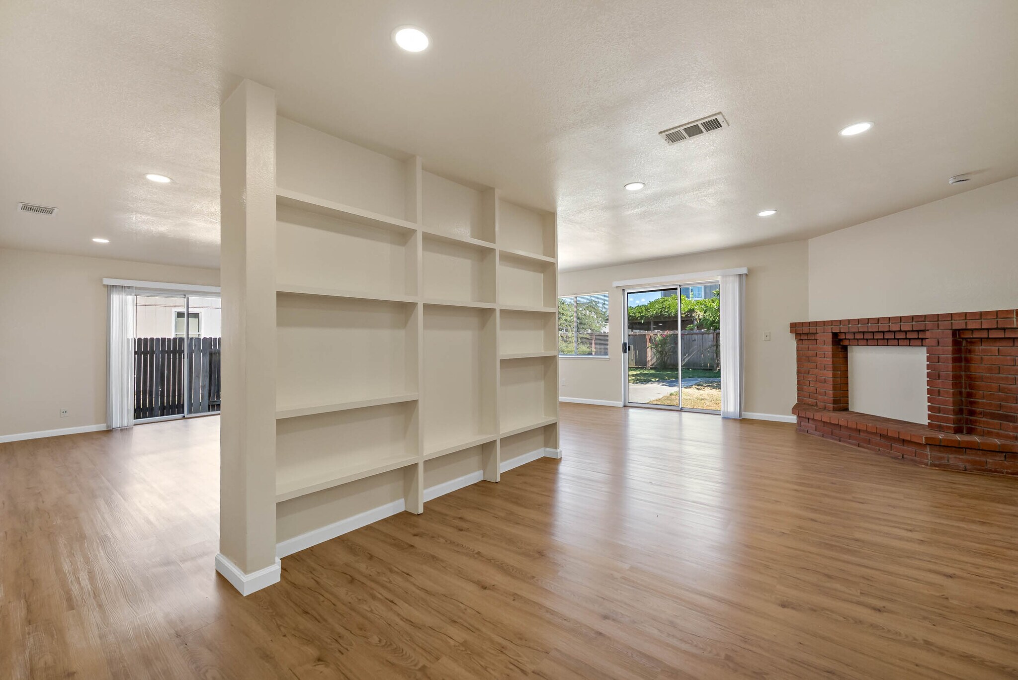 Building Photo - 1401 Prospect Way