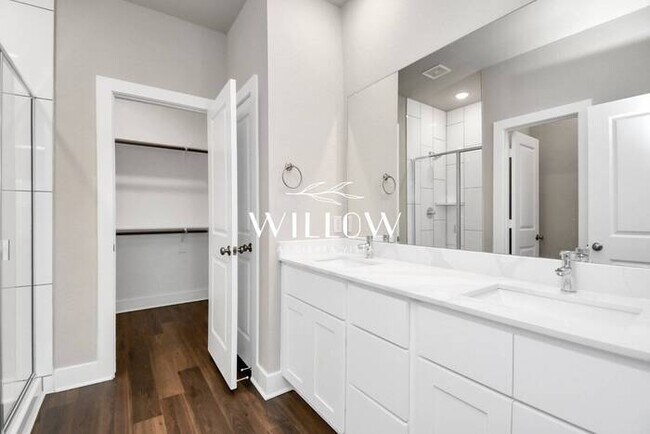 Building Photo - Spacious 4-Bedroom Home in a GREAT Community!