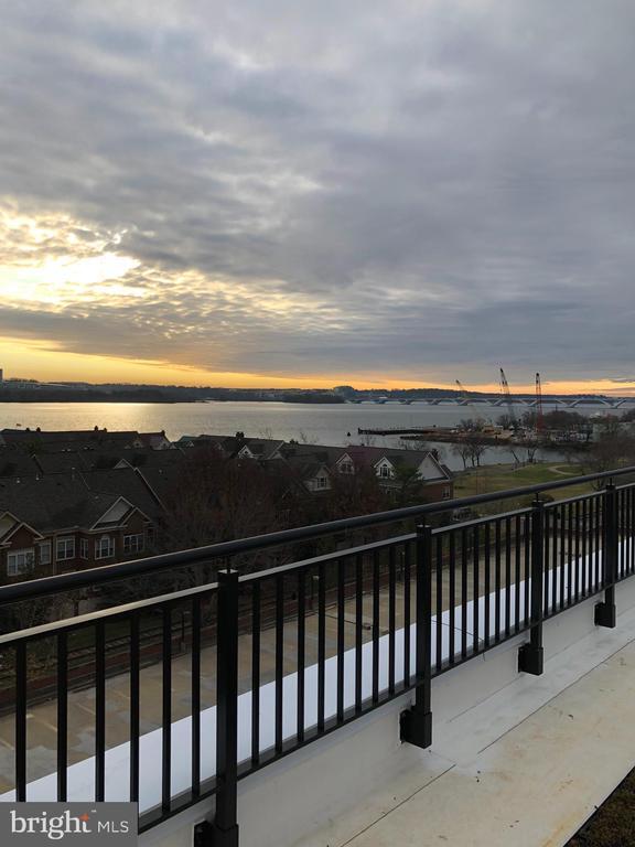 Building Photo - 801 N Fairfax St