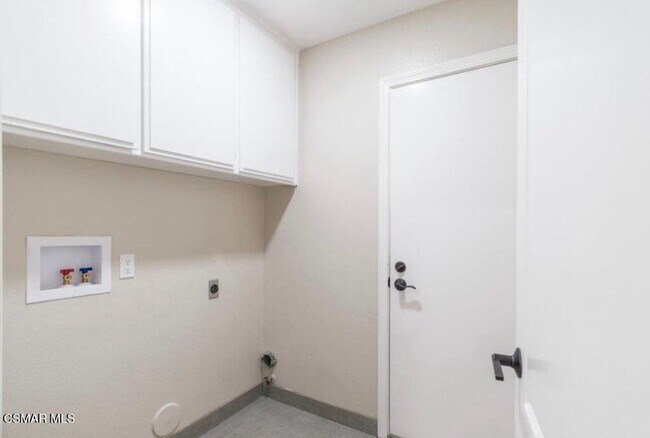 Building Photo - 382 Rockedge Dr