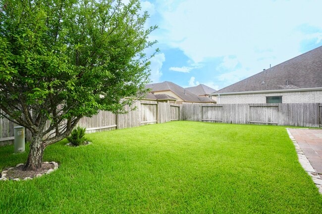 Building Photo - 26311 Groveton Court