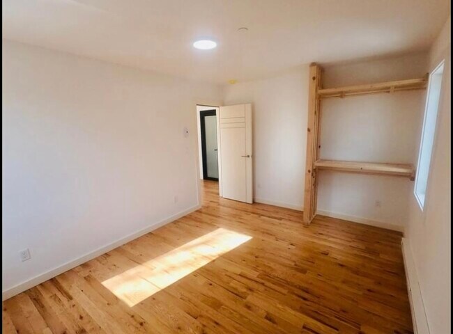 Bedroom with open closet - 35 Springside Ave