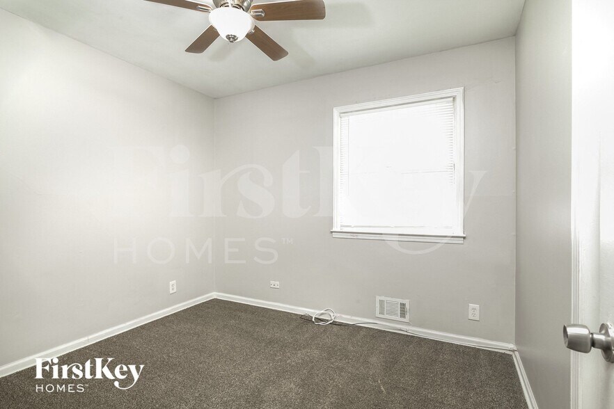 Building Photo - 6312 E 102nd St