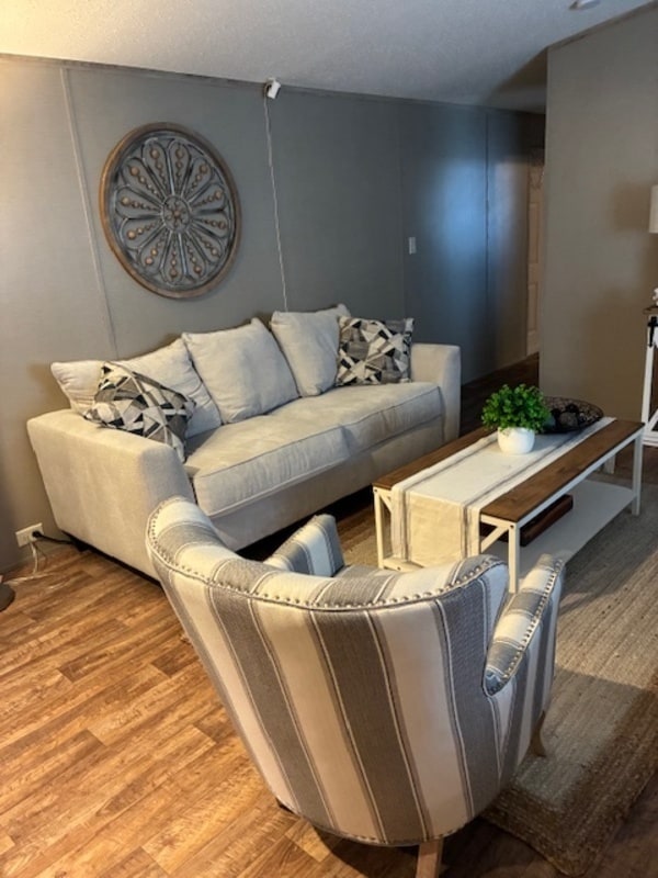 Building Photo - 156 Weavers Cir