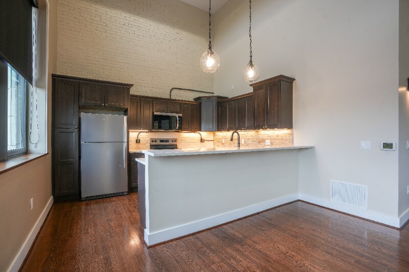 Building Photo - 1406 11th Ave
